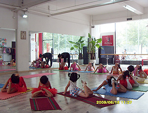 <em>女孩子3岁</em>可以<em>学舞蹈</em>了呢_
