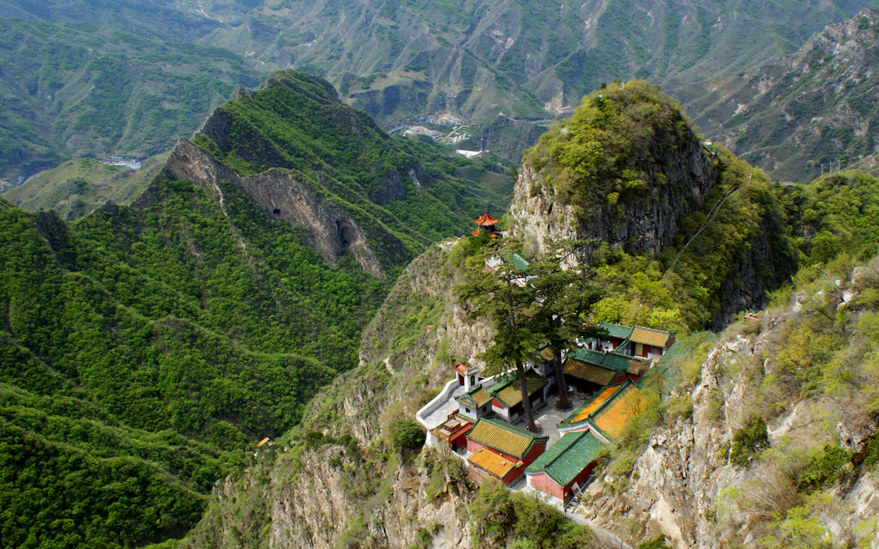 享用旅游年票,游京郊圣莲山.