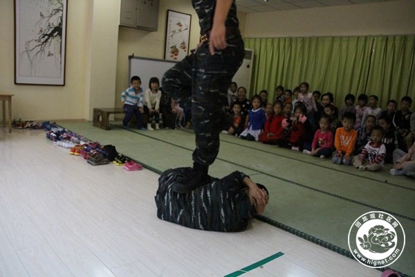 幼儿园消防演练纪实,同大家分享下消防逃生小