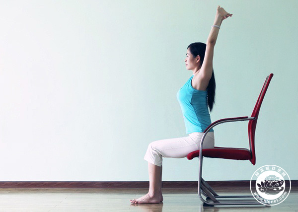 瑜伽幻椅式怎么做?