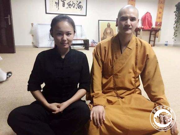 虔诚的人还是有的,中国最帅和尚明心法师,29岁出家在北京法源寺读本科