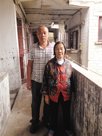 无罪释放后,杨明和母亲到贵阳亲戚家暂住。 新京报记者 范春旭 摄