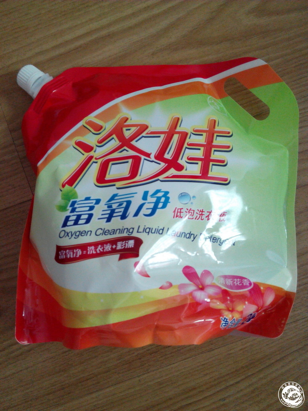 洛娃 氧净低泡洗衣液2kg.jpg