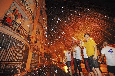 华中科技大学泼水节。 资料图