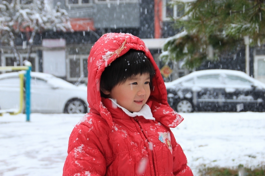 雪地里抓拍了一个漂亮女孩4.jpg