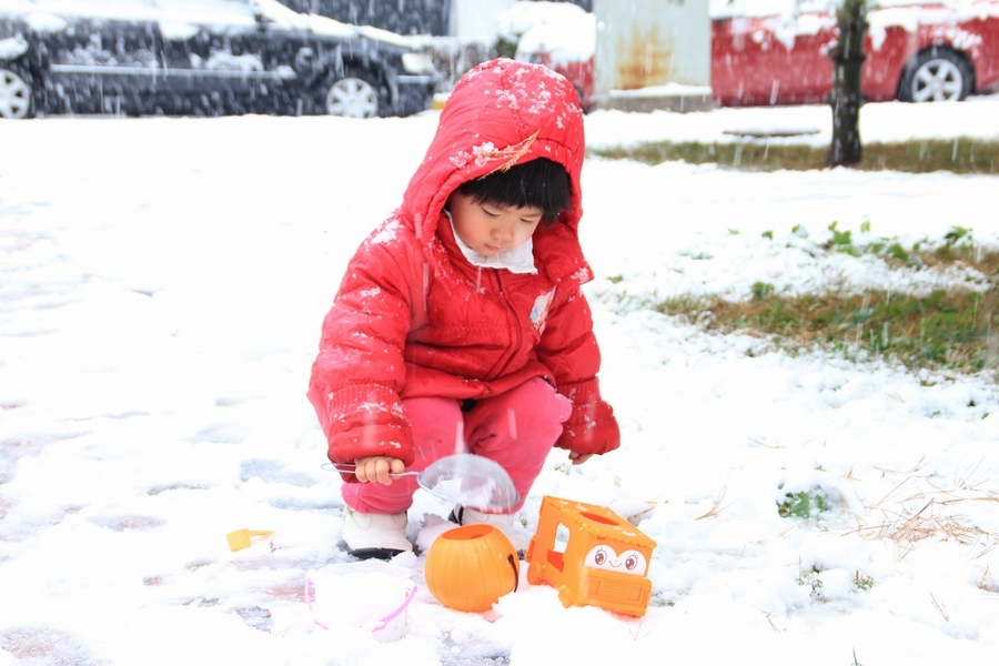 雪地里抓拍了一个漂亮女孩5.jpg