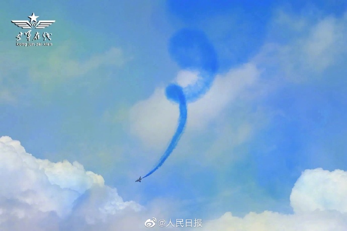 【绝美！#八一飞行表演队空中大片#[威武]】8.jpg