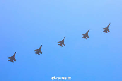 0033ImPzly1i2jiw1wvmaj61jk1114hw02.jpg